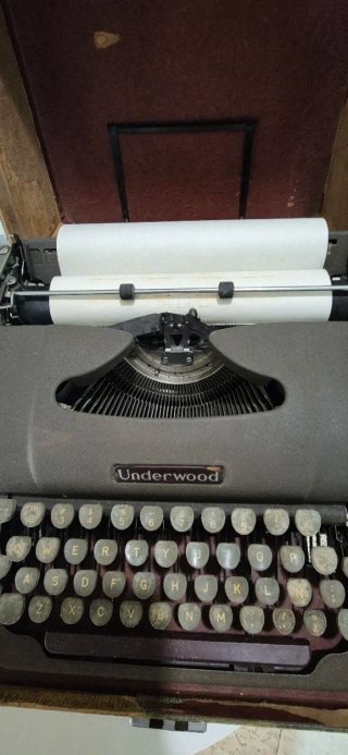 Máquina de escribir Underwood antigua