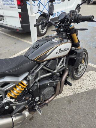 Indian FTR 1200R CARBON TOPE DE GAMA