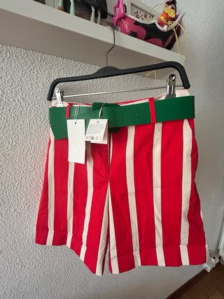 Bermuda Zara Rayas Rojas y Verdes
