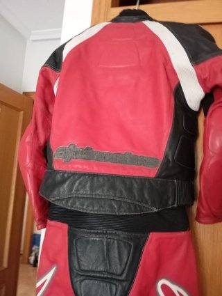 Traje de cuero moto deportivo