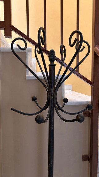 Perchero de forja negro y marrón