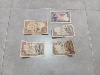 Billetes: 100 y 25 Pesetas España