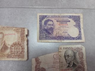 Billetes: 100 y 25 Pesetas España