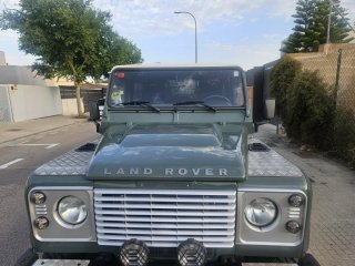 Land Rover Defender 2009