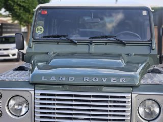 Land Rover Defender 2009