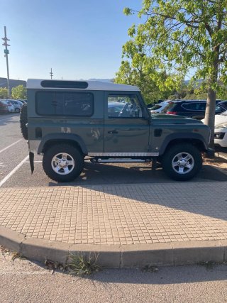 Land Rover Defender 2009