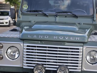 Land Rover Defender 2009