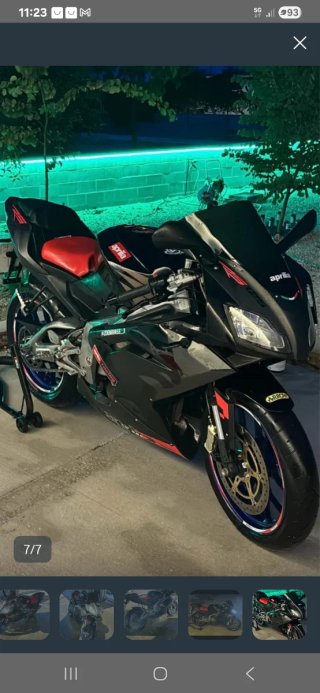 Aprilia RS 125 Sportbike Negra y Roja 2 tienpos