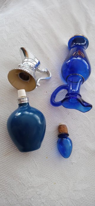 Lotto di 10 oggetti vintage Avon Venezuela