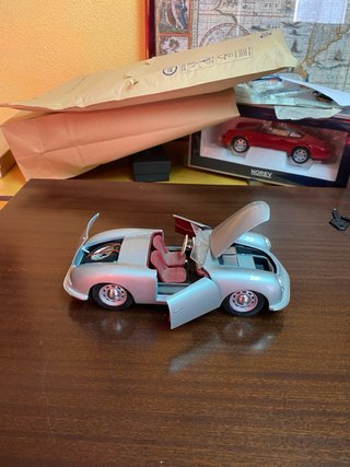 Porsche 356 Maisto 1/18 Prata