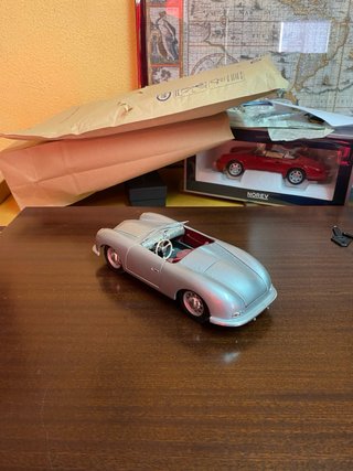 Porsche 356 Maisto 1/18 Prata