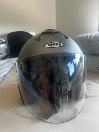 Casco SHIRO gris