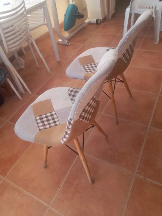 Silla blanca exterior cómoda duradera