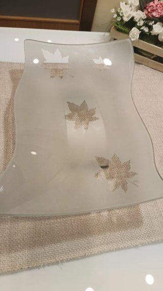 Centro de mesa de cristal con hojas