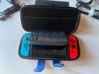 Nintendo Switch V2 + custodia