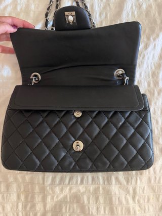 Bolso de hombro Chanel negro