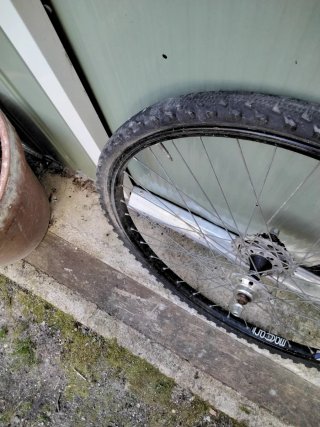 Rueda de bicicleta híbrida