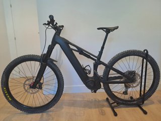 Cube Stereo Hybrid One44