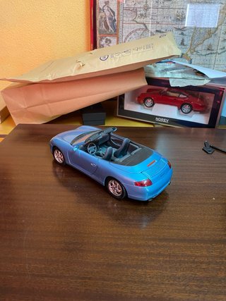 Porsche 911 996 Cabrio Solido 1/18 Azul