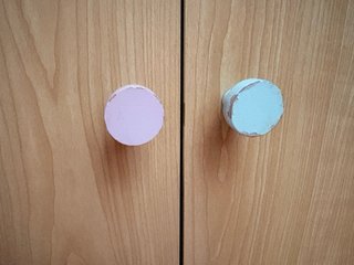 Armario madera muñecas 48cm con espejo y perchas -