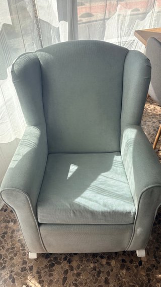 Sillón de lactancia azul celeste