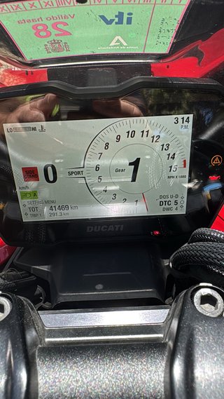 Ducati Streetfighter V4S Roja y Negra
