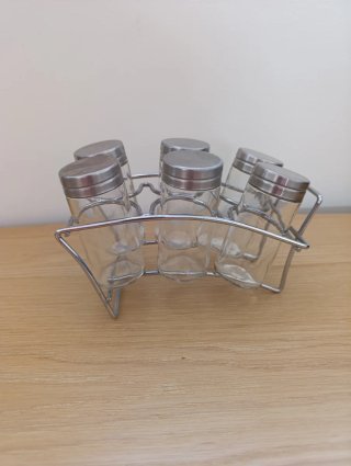 Especiero de cristal y metal