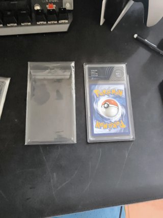 Carta Pokémon Charmander, set 151 Gradata 8.5