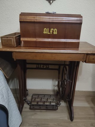Máquina de coser Alfa