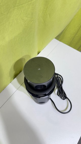Enchufe retráctil con carga USB