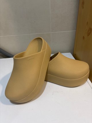 Crocs Beige Plataforma