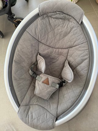 Mecedora de bebé gris acolchada//precio negociable
