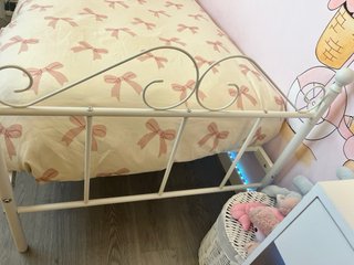 Cama de forja blanca