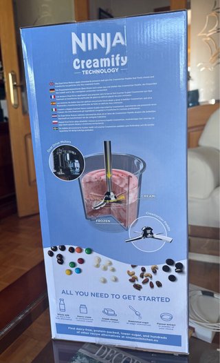 Ninja CREAMi 7-en-1 Máquina de Helados