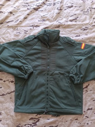 Forro polar verde militar talla 1