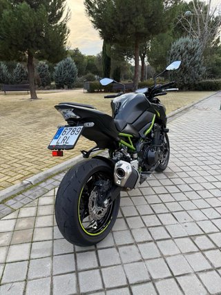 Kawasaki Z900 2021 Negra y Verde