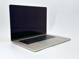 MacBook Air 15" (2024) M3 8 CPU/10 GPU núcleos - SSD 256GB - 8GB RAM - Blanco Estrella