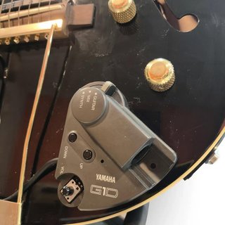 GUITARRA ELECTROACUSTICA YAMAHA AEX 500 CON MALETIN RIGIDO