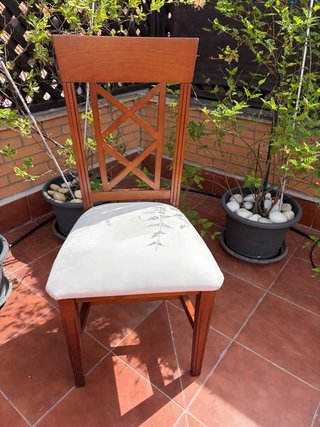 2 sillas de madera