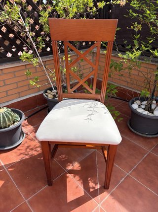 2 sillas de madera