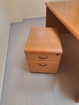 Cajonera de oficina de madera