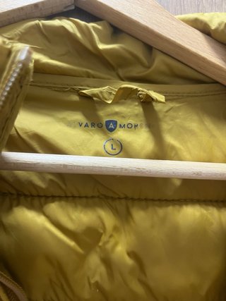 Chaleco acolchado amarillo