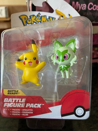 Pack Figuras Pokémon Pikachu + Sprigatito