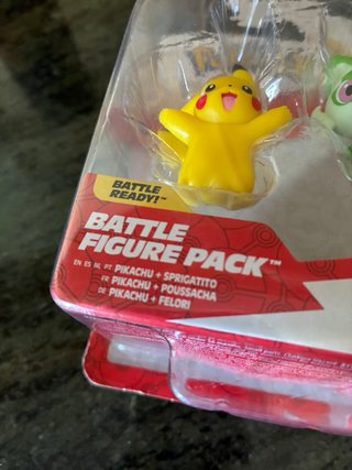 Pack Figuras Pokémon Pikachu + Sprigatito