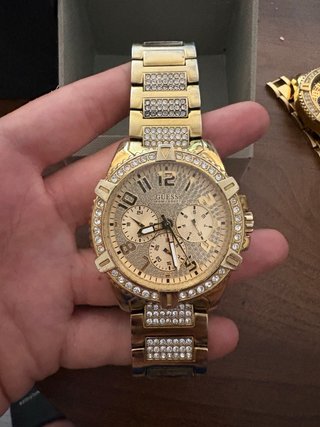 Reloj Guess Dorado con brillantes