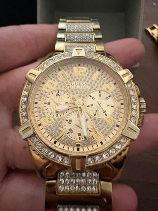Reloj Guess Dorado con brillantes