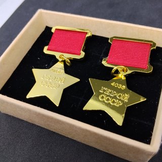 2 MEDALLAS DE HÉROE DE COLECCIÓN EN ESTUCHE