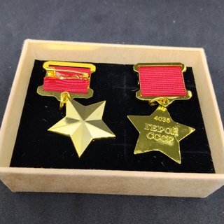 2 MEDALLAS DE HÉROE DE COLECCIÓN EN ESTUCHE