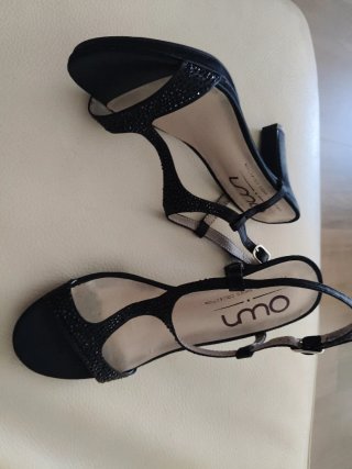 Sandalias de fiesta Umo Negras con Brillantes.