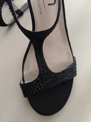 Sandalias de fiesta Umo Negras con Brillantes.